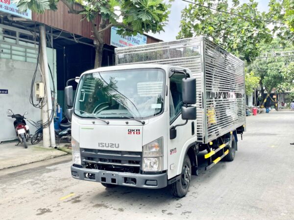 ISUZU QKR210 - THÙNG KÍN TIÊU CHUẨN EURO5