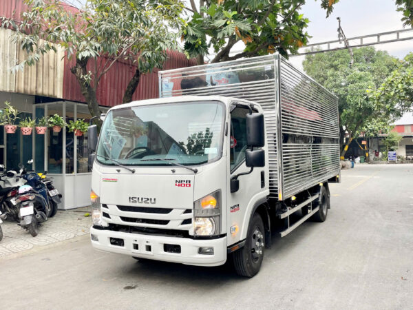 ISUZU NPR400 - THÙNG KÍN EURO5