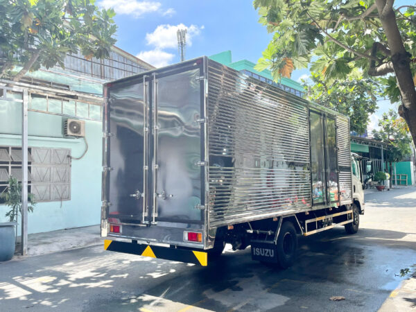 ISUZU NQR550 – THÙNG KÍN CẢI TIẾN CHUẨN 2025 - Hình ảnh 4