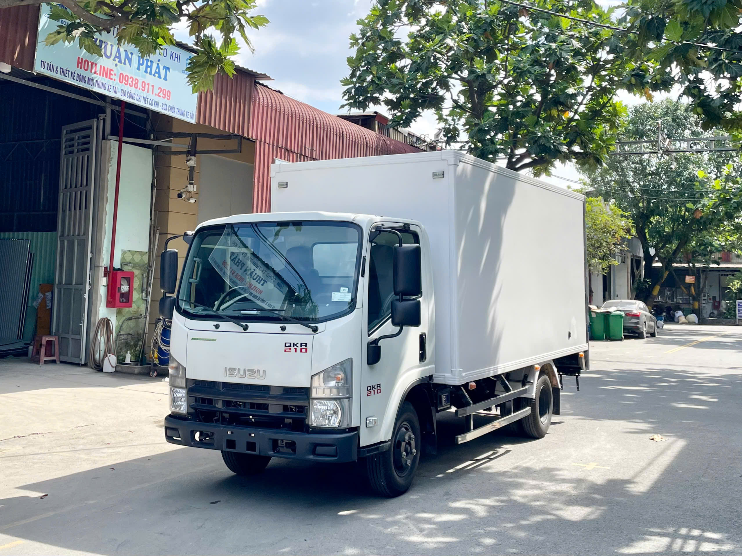 ISUZU QKR210 - THÙNG KÍN COMPOSITE - Hình ảnh 6