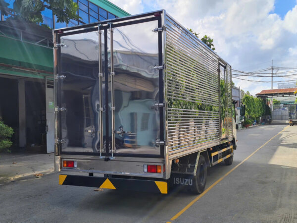 Alternative view of ISUZU NPR 350 - THÙNG KÍN INOX