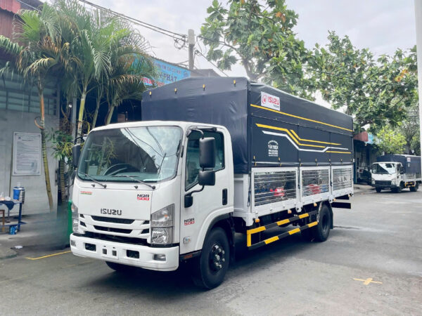 Alternative view of ISUZU NQR500 - THÙNG MUI BẠT